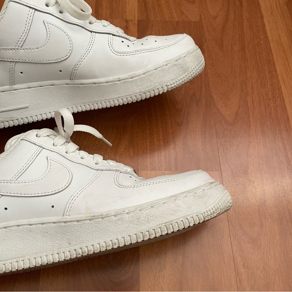 Nike Air Force 1s ‘07 - Picture 4 of 8